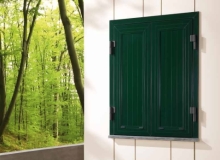 Modello Maxima versione a doghe verticali per finestre chiusa. Colore Ral 6009
